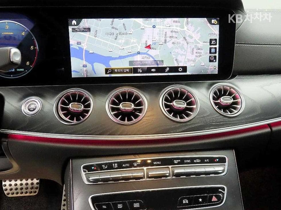 Mercedes-Benz E-Клас (W213)E300d 4Matic Coupe Стандартен - 14