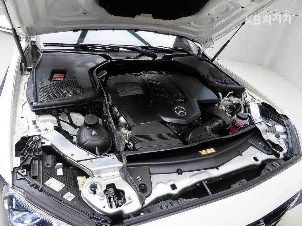 Mercedes-Benz E-Клас (W213)E300d 4Matic Coupe Стандартен - 19