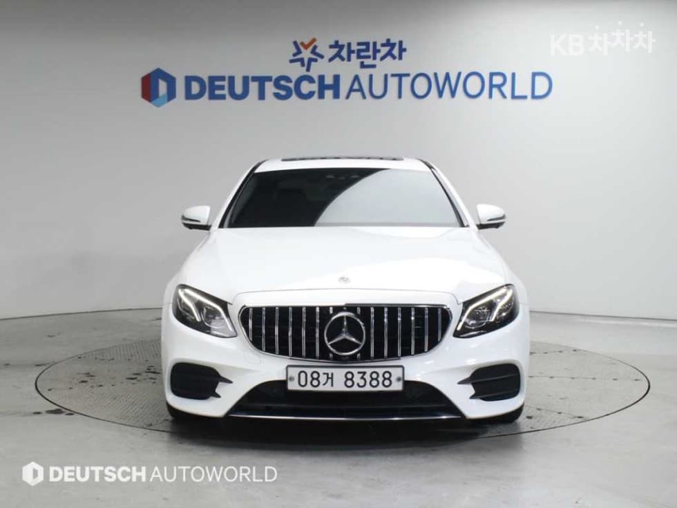 Mercedes-Benz E-Клас (W213)E300 AMG Line - 3