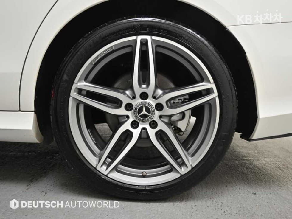 Mercedes-Benz E-Клас (W213)E300 AMG Line - 5