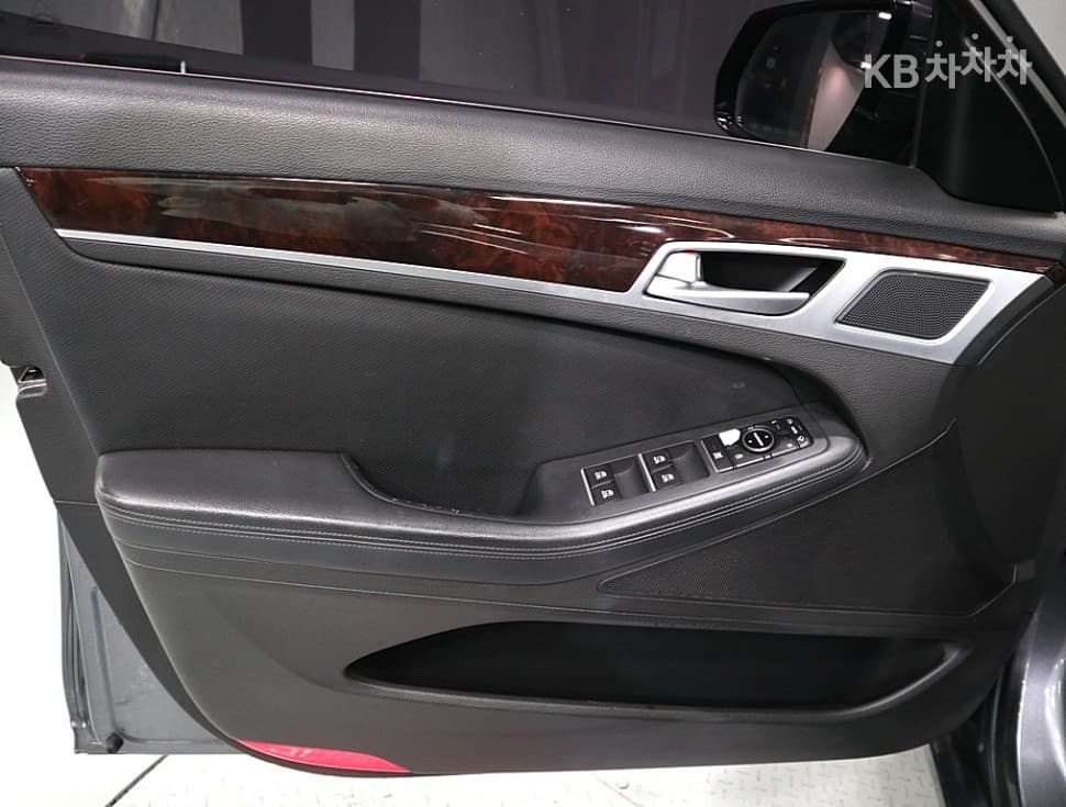 Хюндай ДженезисDHG330 Modern AWD Стандартен - 8