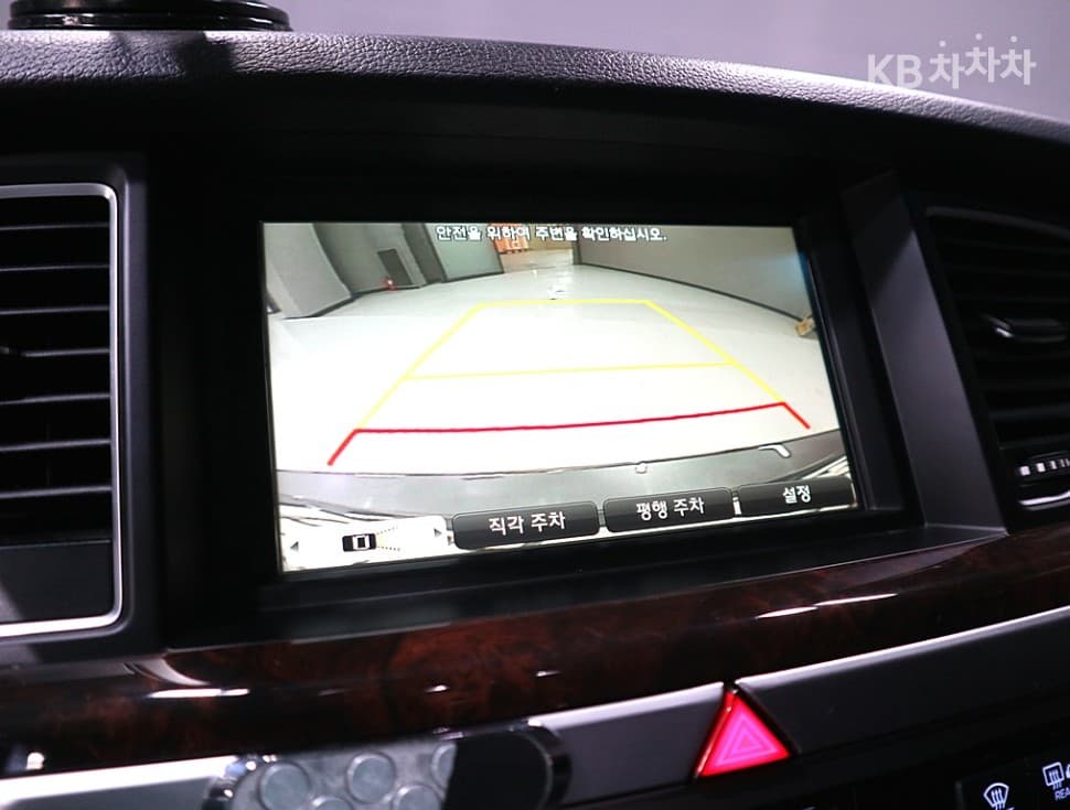 Хюндай ДженезисDHG330 Modern AWD Стандартен - 13