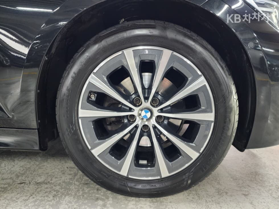 BMW 3 Серия (G20)320i Стандартен - 21