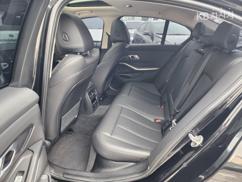 BMW 3 Серия (G20)320i Стандартен - 13