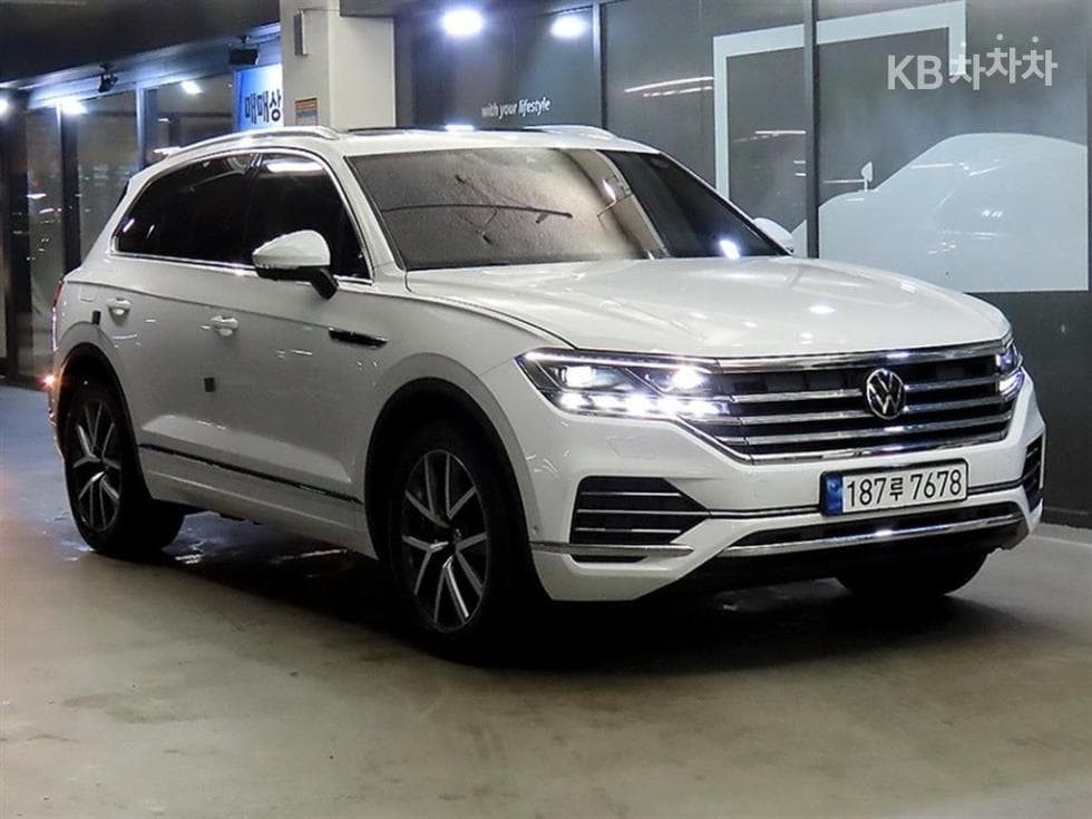 Volkswagen Touareg 3rd Gen 3.0 Turbo Diesel Injection Prestige - Image 1