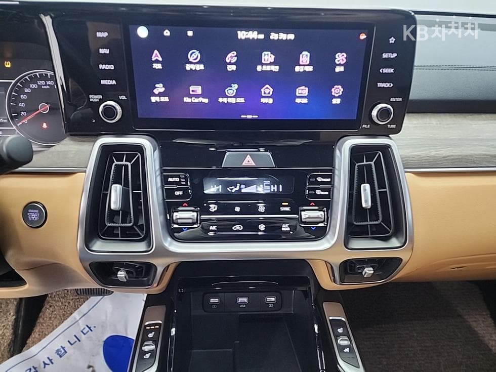 Киа The New (фейслифт) Sorento MQ42.2 Дизел 2WD Престиж - 10