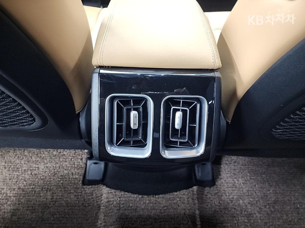 Киа The New (фейслифт) Sorento MQ42.2 Дизел 2WD Престиж - 13