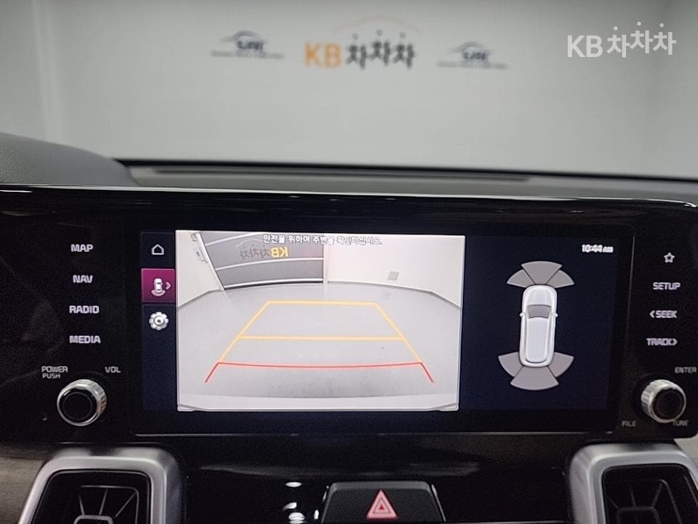 Киа The New (фейслифт) Sorento MQ42.2 Дизел 2WD Престиж - 17