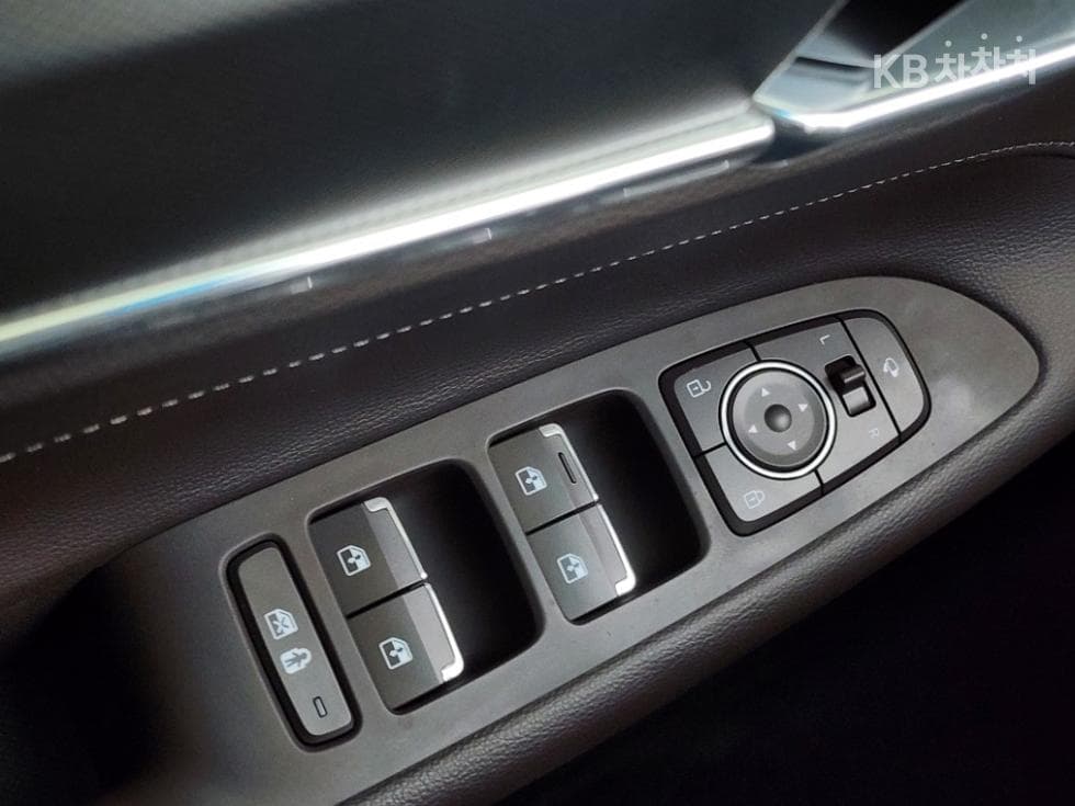 Hyundai The New (facelift) Grandeur (Azera)2.5 Exclusive - 16