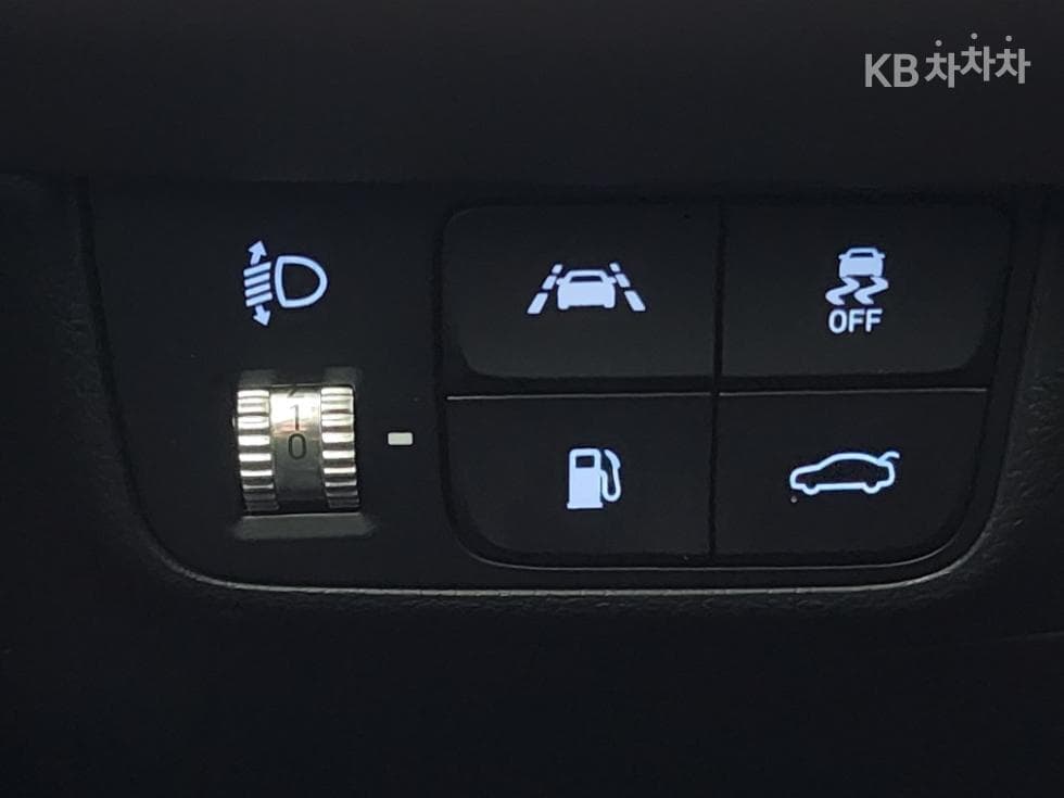 Hyundai The New (facelift) Grandeur (Azera)2.5 Exclusive - 17