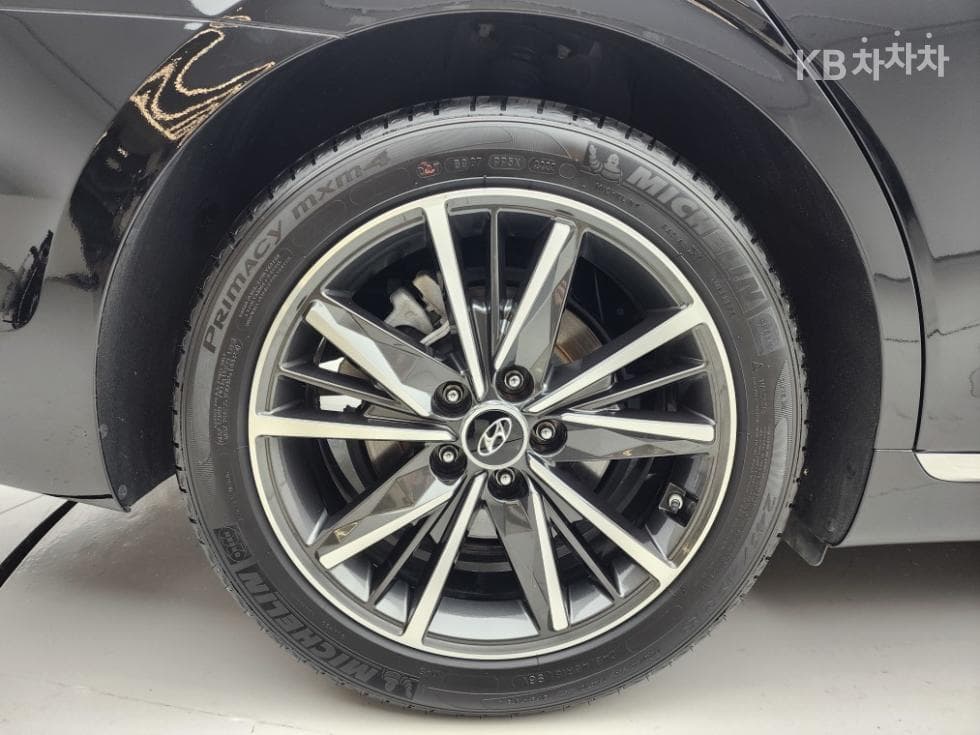 Hyundai The New (facelift) Grandeur (Azera)2.5 Exclusive - 25