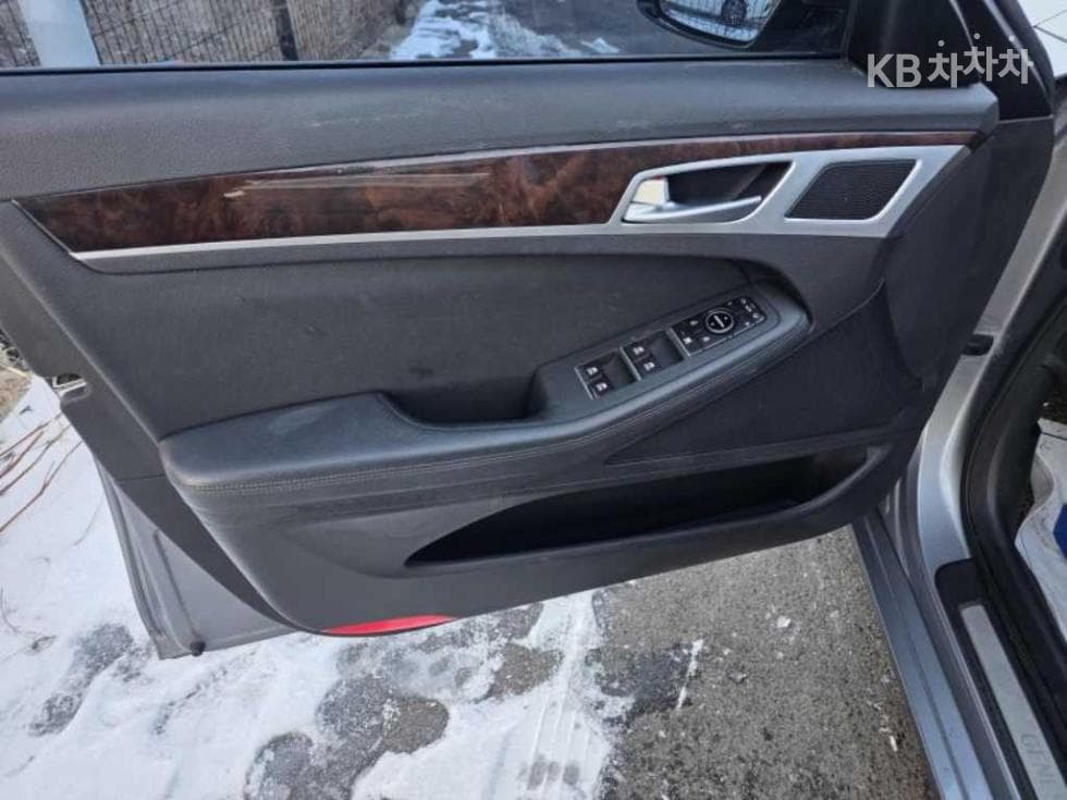 Hyundai GenesisDHG330 Modern AWD Standard - 9