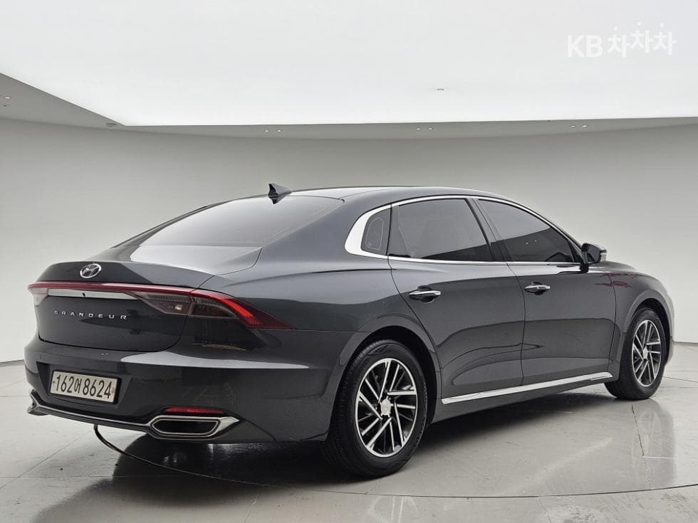 Hyundai The New (facelift) Grandeur (Azera)2.5 Premium 초이스 - 3