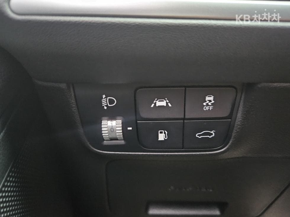 Hyundai The New (facelift) Grandeur (Azera)2.5 Premium 초이스 - 12