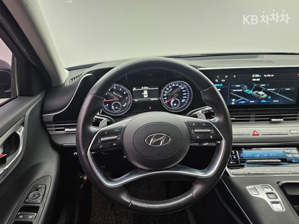Hyundai The New (facelift) Grandeur (Azera)2.5 Premium 초이스 - 15