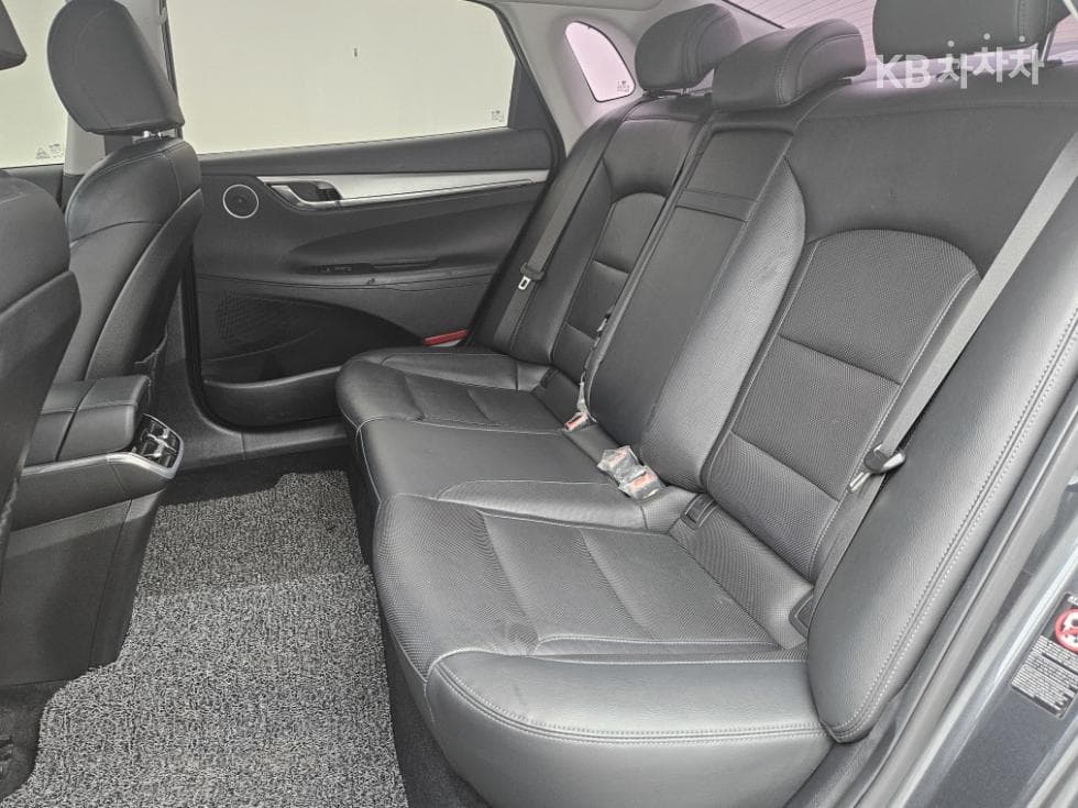 Hyundai The New (facelift) Grandeur (Azera)2.5 Premium 초이스 - 17