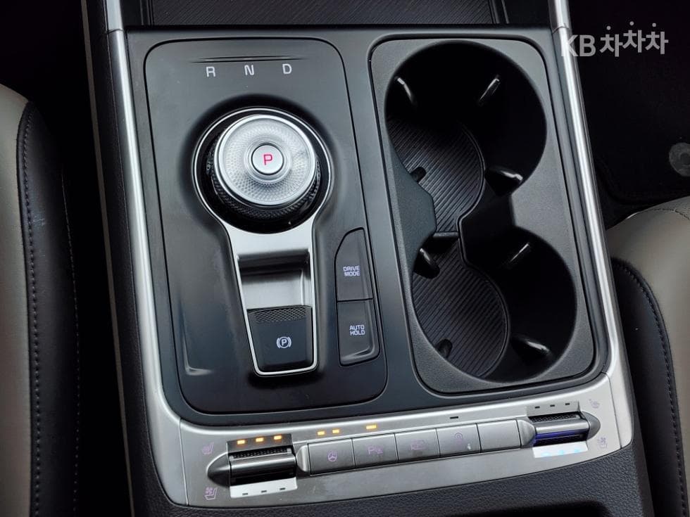 Kia The New (facelift) Carnival 4th generationD2.2 9-seater Prestige - 10