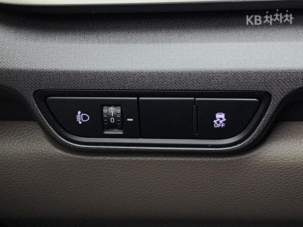 Kia The New (facelift) Carnival 4th generationD2.2 9-seater Prestige - 13