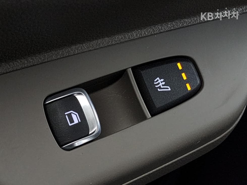 Kia The New (facelift) Carnival 4th generationD2.2 9-seater Prestige - 15