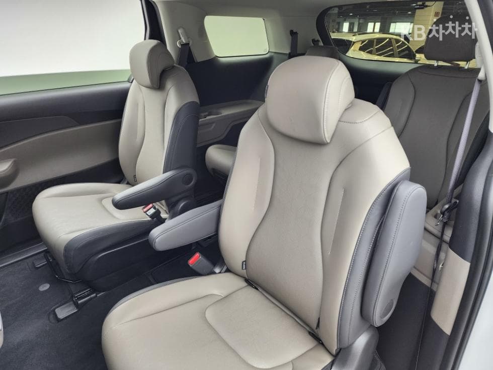 Kia The New (facelift) Carnival 4th generationD2.2 9-seater Prestige - 19