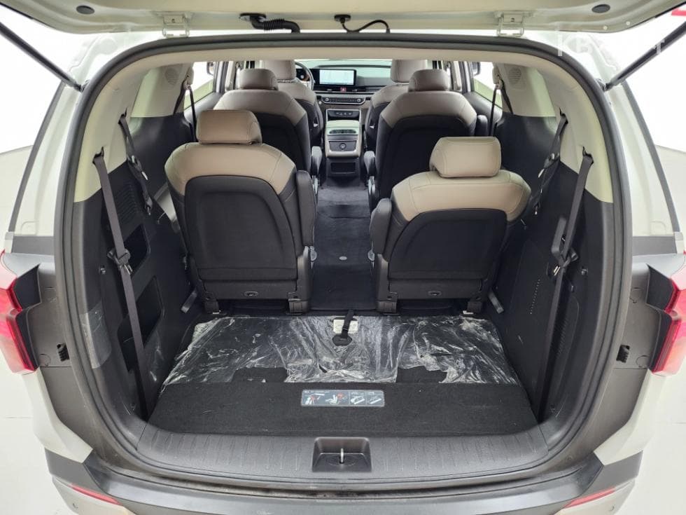 Kia The New (facelift) Carnival 4th generationD2.2 9-seater Prestige - 21