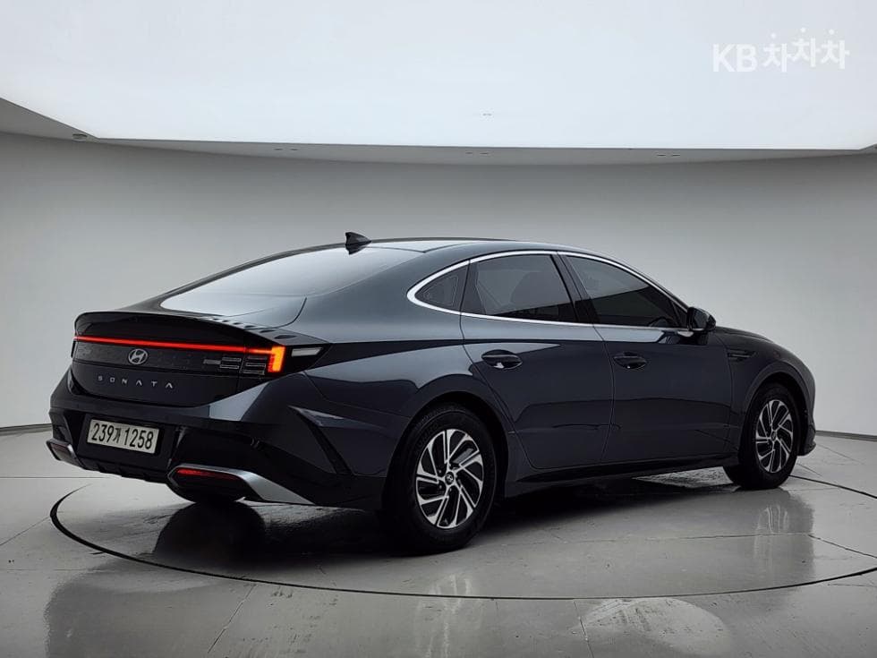 Hyundai Sonata The Edge (Sonata facelift) Hybrid(DN8)2.0 HEV Premium - 5