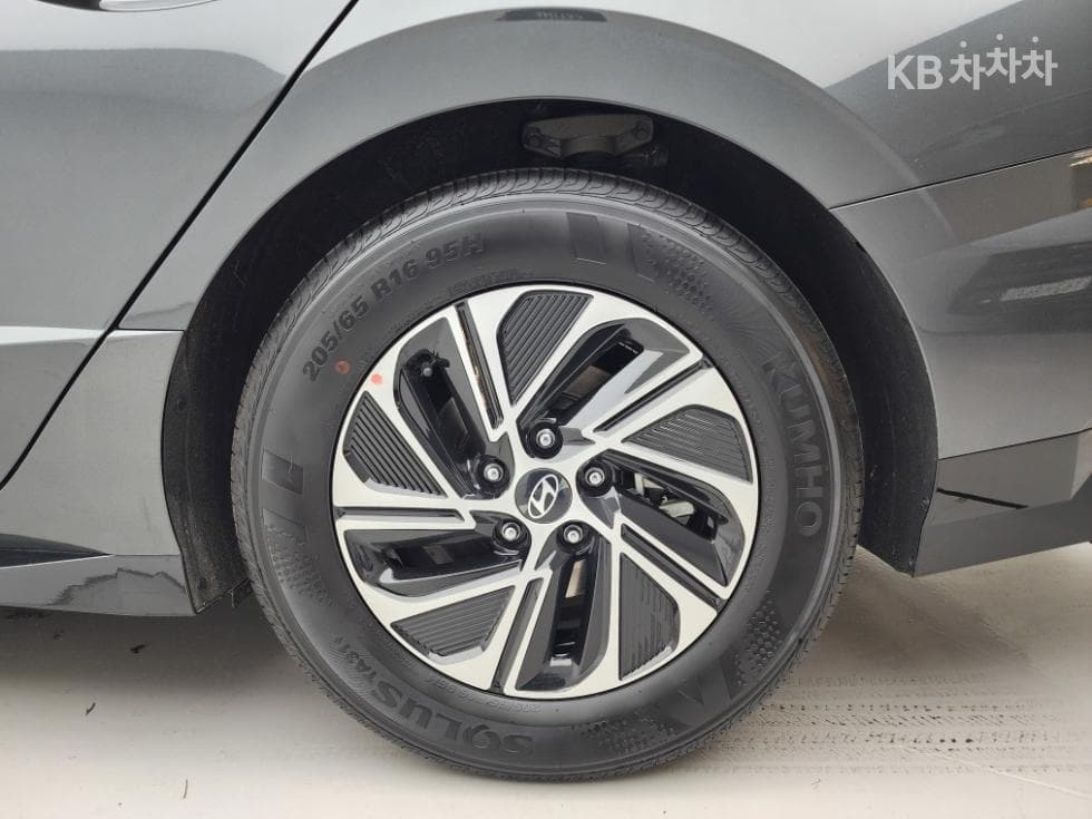 Hyundai Sonata The Edge (Sonata facelift) Hybrid(DN8)2.0 HEV Premium - 29