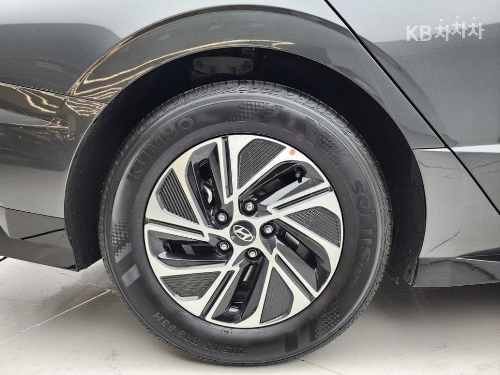 Hyundai Sonata The Edge (Sonata facelift) Hybrid(DN8)2.0 HEV Premium - 30