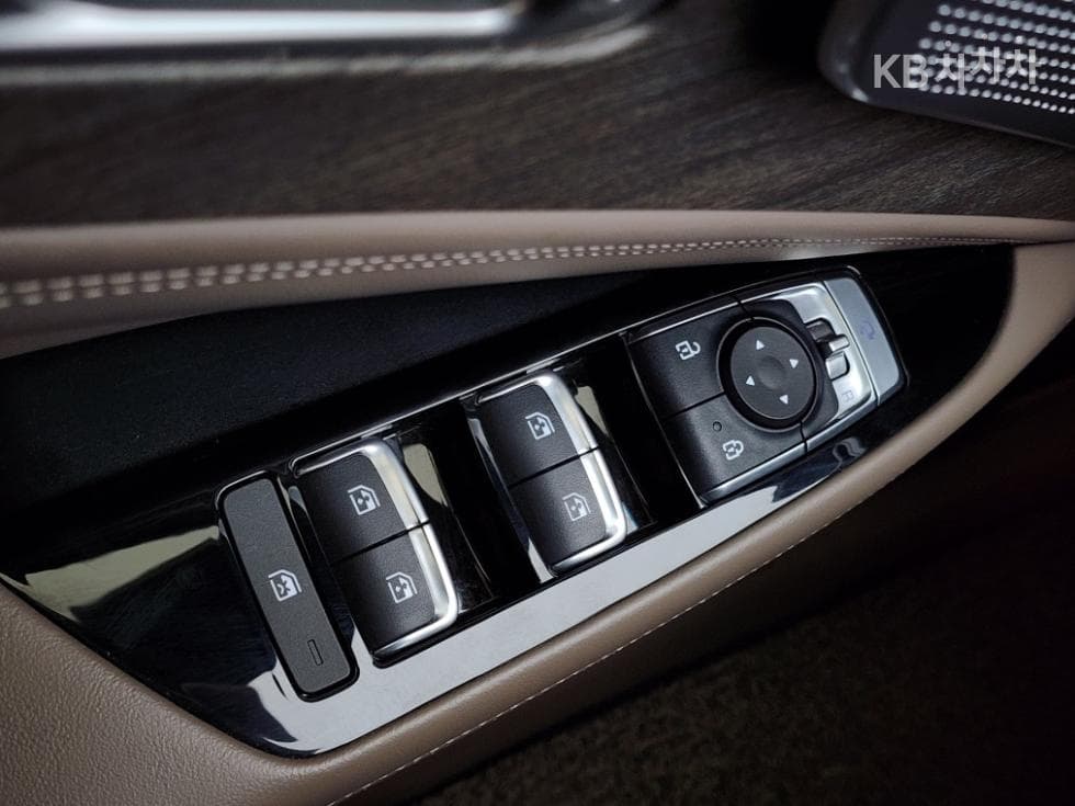 Kia K8 Hybrid1.6 Turbo Noblesse - 15