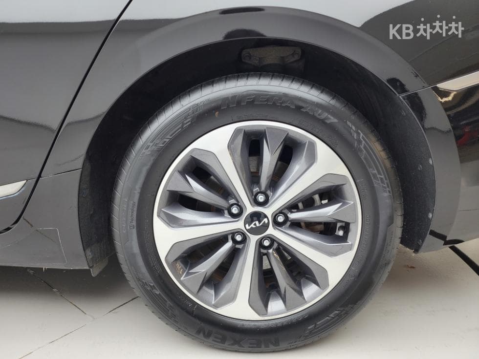Kia K8 Hybrid1.6 Turbo Noblesse - 24