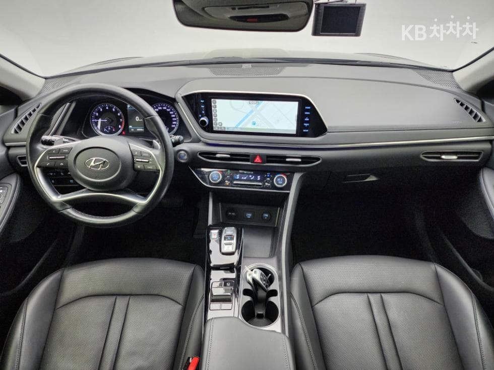 Hyundai Sonata (DN8)2.0 Premium Plus - 19