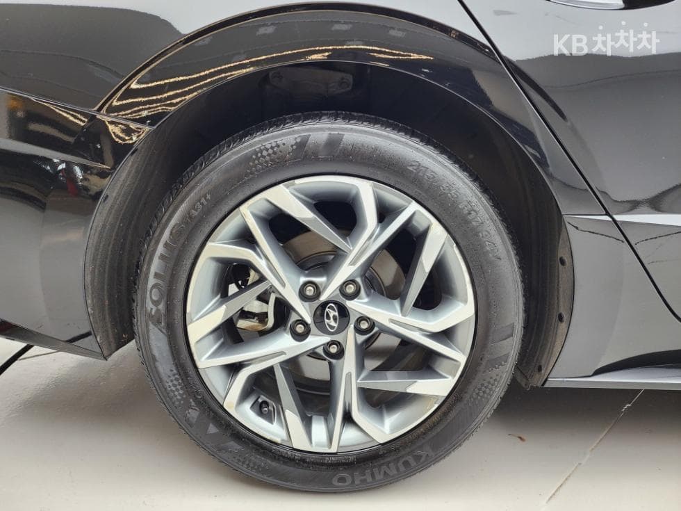 Hyundai Sonata (DN8)2.0 Premium Plus - 26