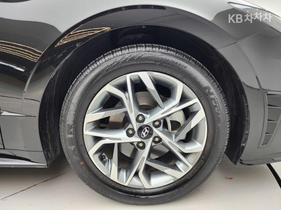 Hyundai Sonata (DN8)2.0 Premium Plus - 27