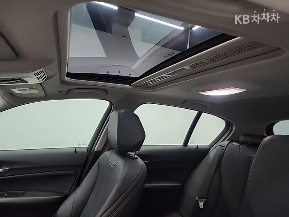 BMW Нов1시리즈118d 스포츠 라Местен F20 - 13