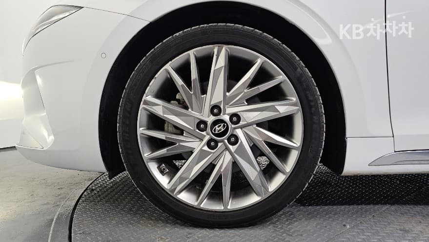 Hyundai The New (facelift) Grandeur (Azera)3.3 Calligraphy - 5