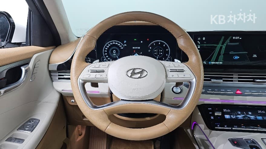 Hyundai The New (facelift) Grandeur (Azera)3.3 Calligraphy - 14