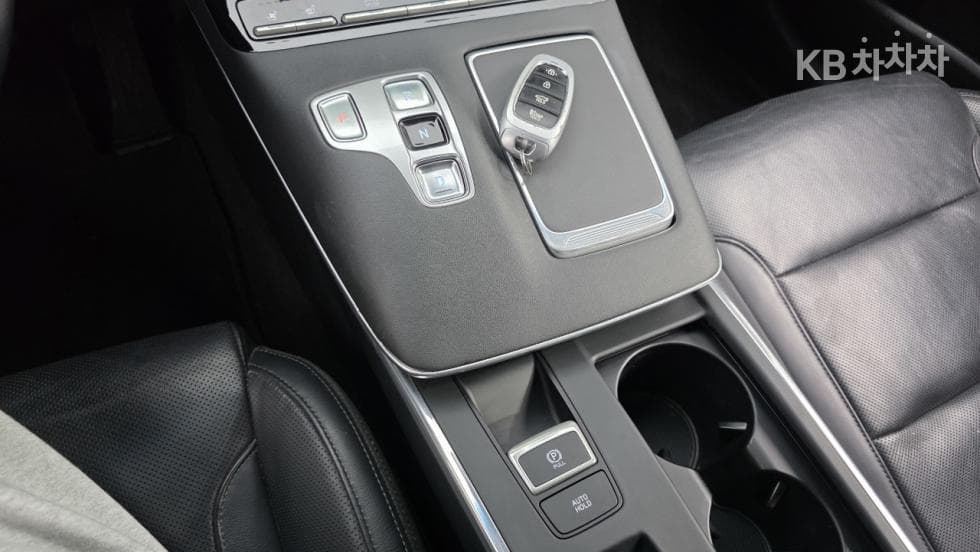 Hyundai The New (facelift) Grandeur (Azera)2.5 Premium 초이스 - 11