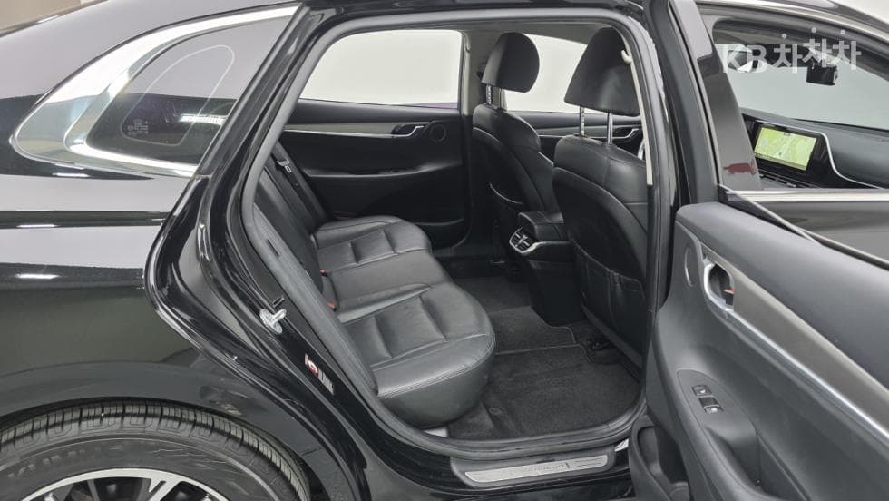 Hyundai The New (facelift) Grandeur (Azera)2.5 Premium 초이스 - 19