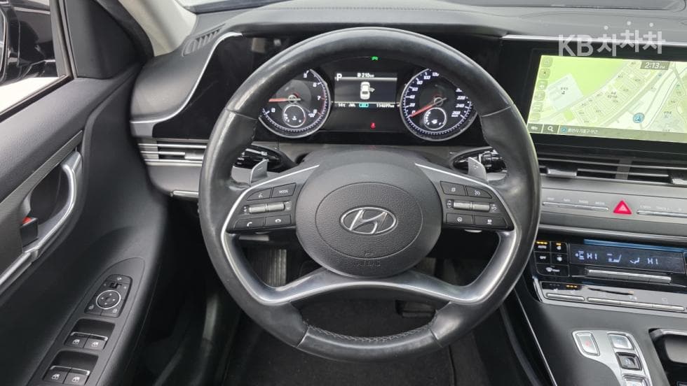 Hyundai The New (facelift) Grandeur (Azera)2.5 Premium 초이스 - 23