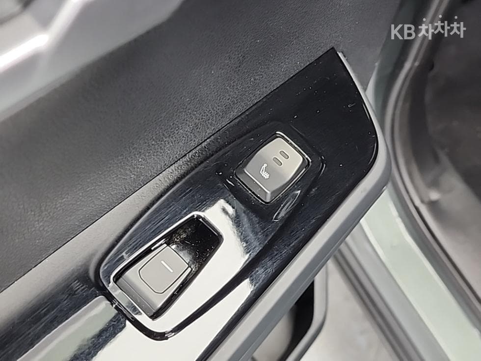 KG Mobility 토레스(J100)1.5 GDI Turbo AWD T7 - 13