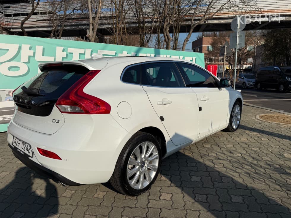 Volvo V40D3 모멘텀 - 4
