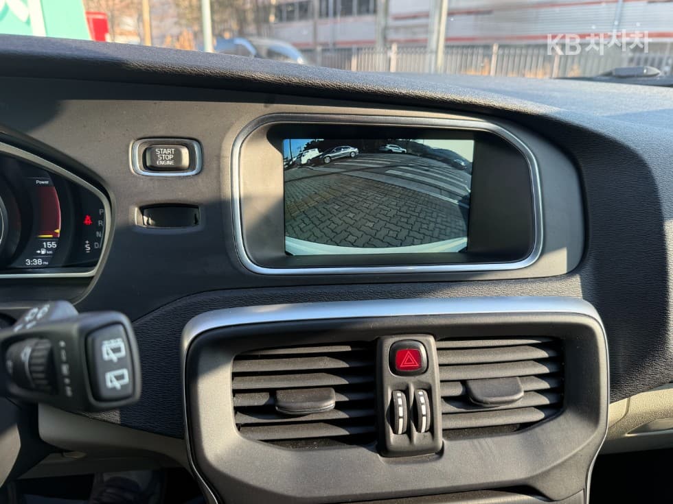 Volvo V40D3 모멘텀 - 19