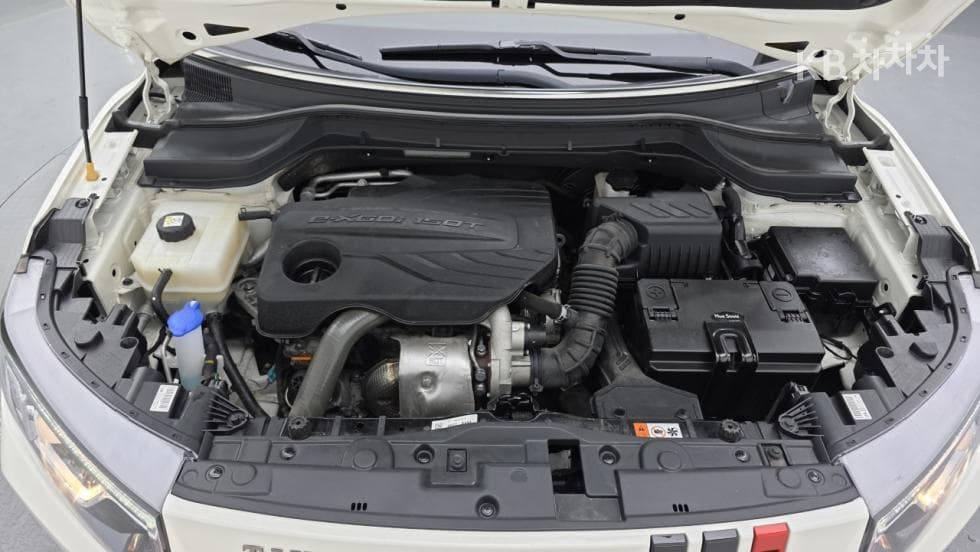 KG Mobility The New (facelift) Tivoli1.5 Turbo Gasoline Direct Injection AWD V7 - 12