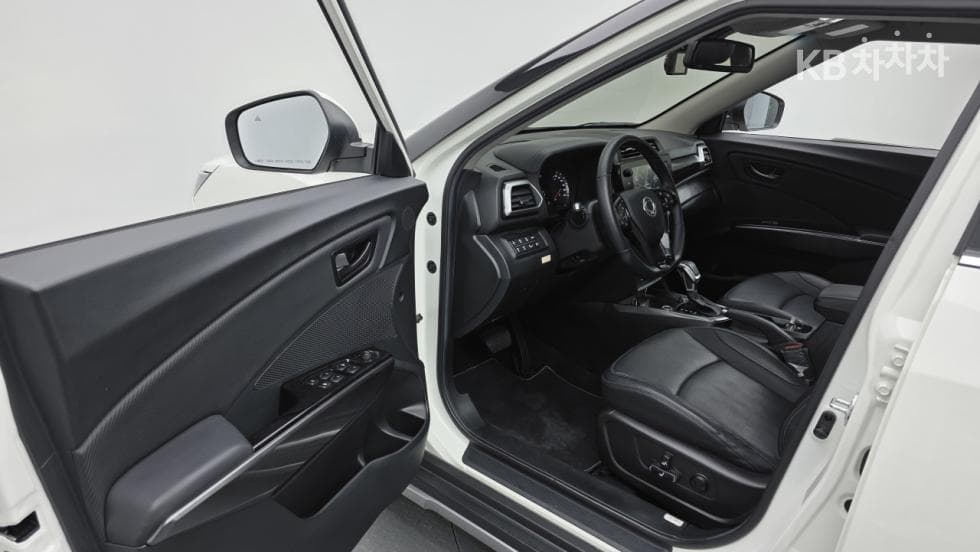 KG Mobility The New (facelift) Tivoli1.5 Turbo Gasoline Direct Injection AWD V7 - 18