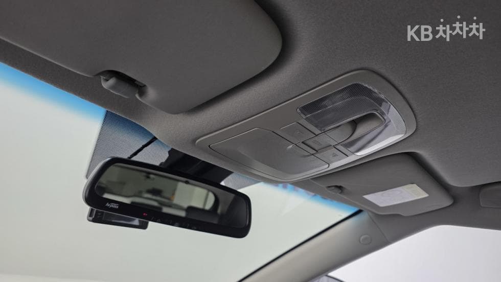 KG Mobility The New (facelift) Tivoli1.5 Turbo Gasoline Direct Injection AWD V7 - 23