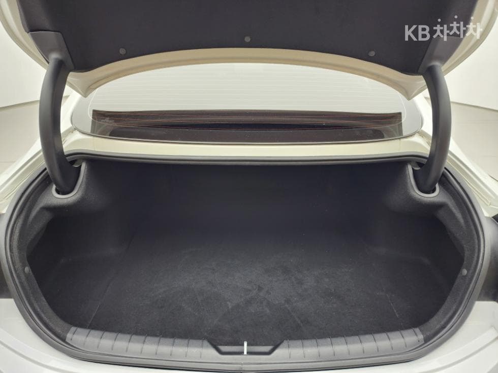 Hyundai Sonata The Edge (Sonata facelift)(DN8)2.0 Premium - 21