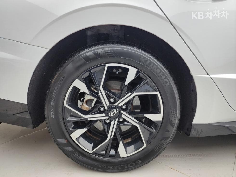 Hyundai Sonata The Edge (Sonata facelift)(DN8)2.0 Premium - 24