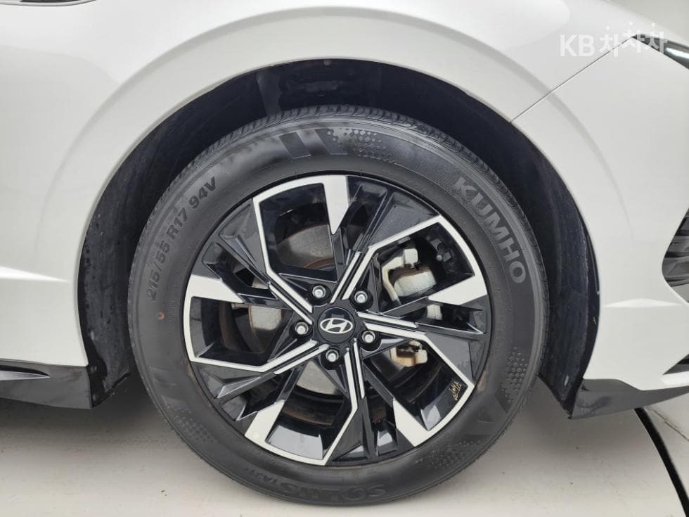 Hyundai Sonata The Edge (Sonata facelift)(DN8)2.0 Premium - 25