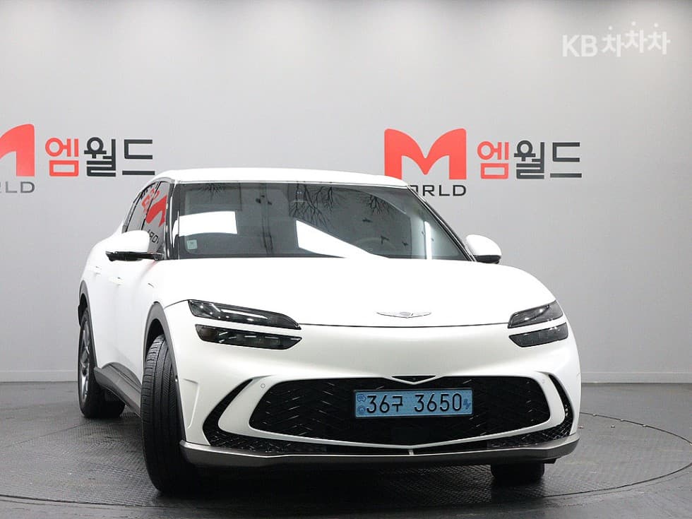 Дженезис GV60Стандартен 2WD Стандартен - 2