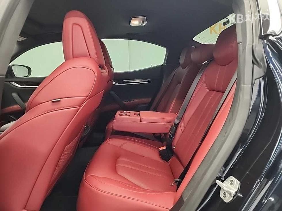 마세라티 Нов 기블리3.0 S Q4 Modena - 12